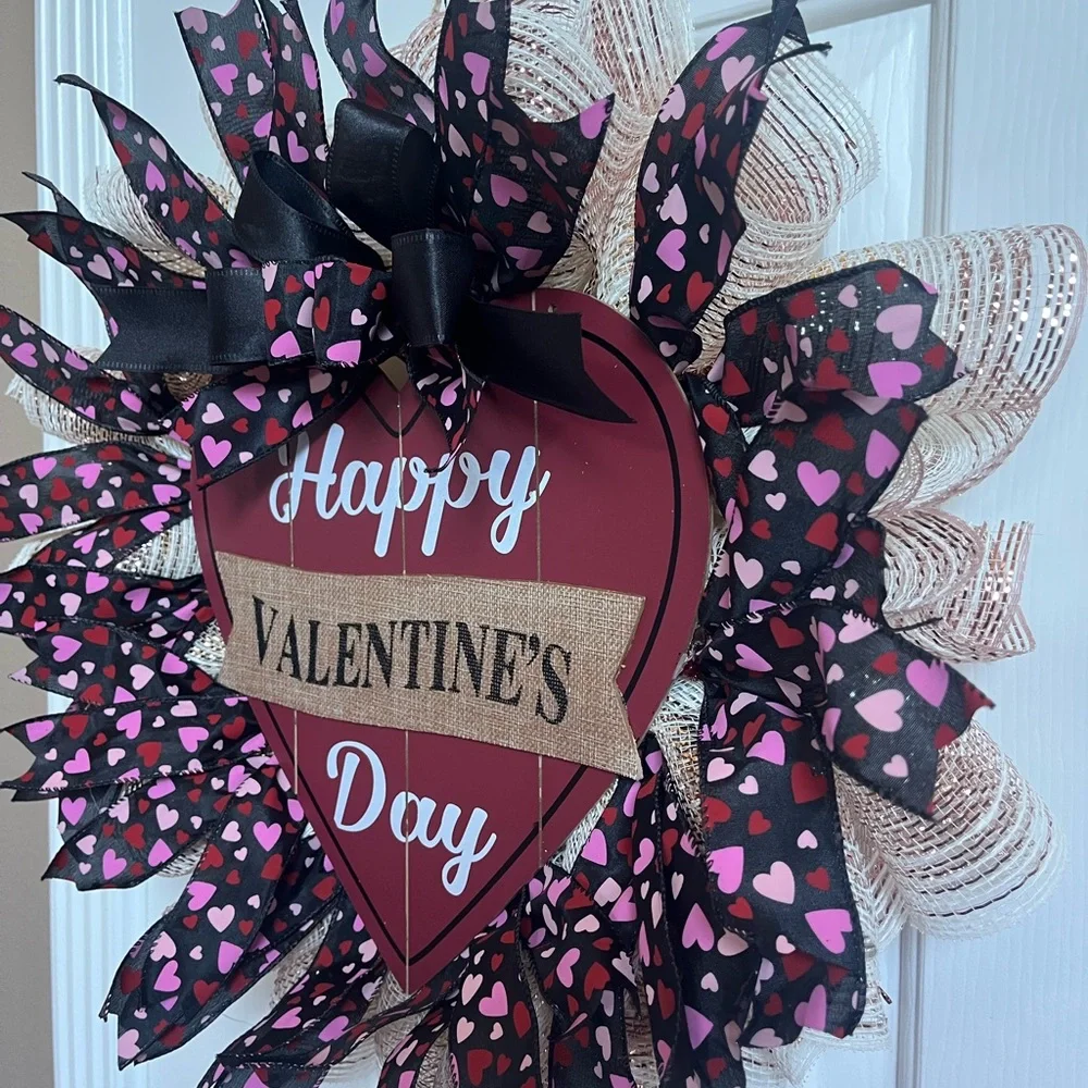 Happy Valentines Day Heart Shaped Wreath 22” Pink Red Black Indoor Or Outdoor